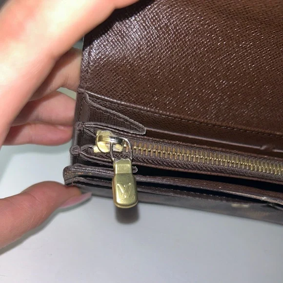 Louis Vuitton Damier Ebene Sarah Wallet CA2077 - Picture 3 of 12